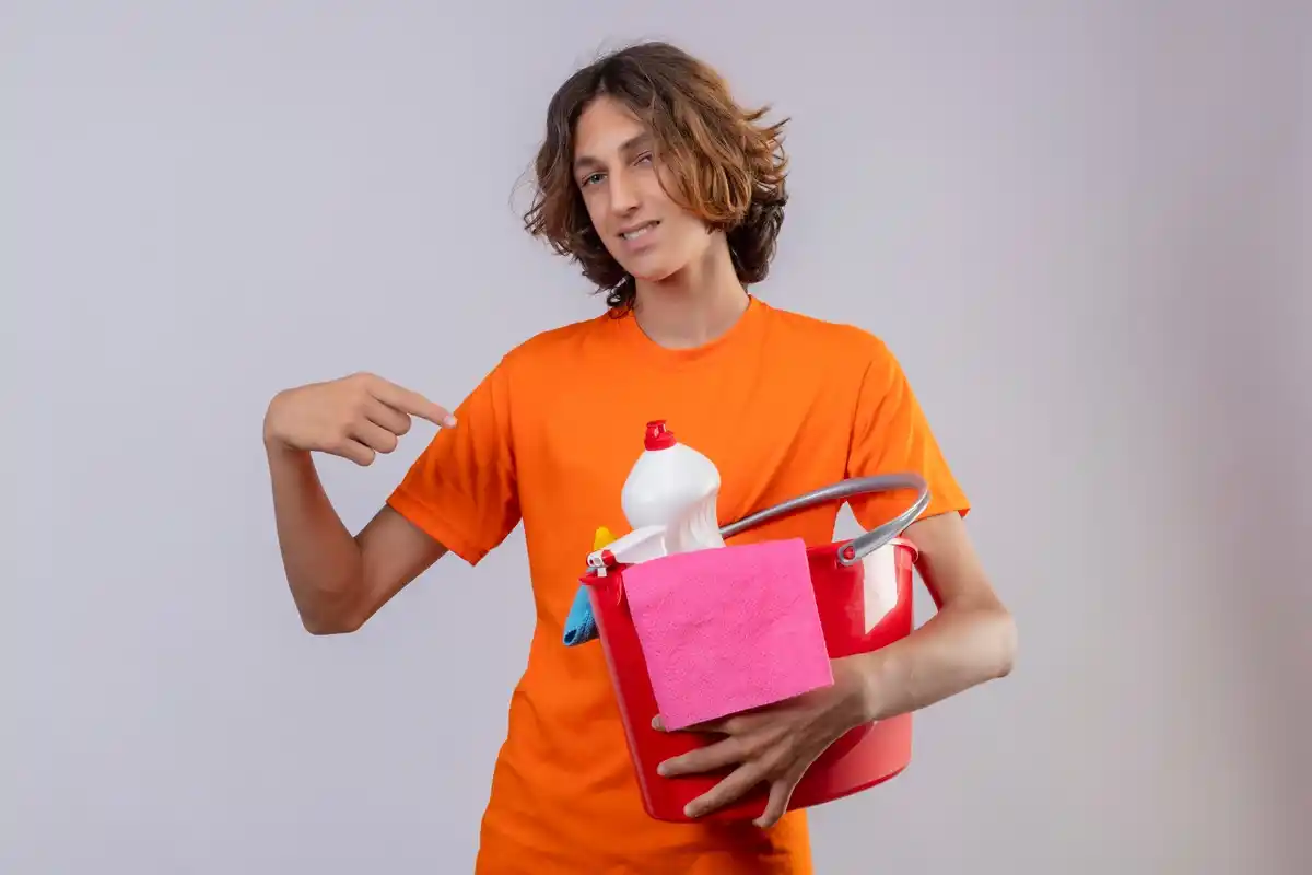 Czech people managing personal finances mistakes