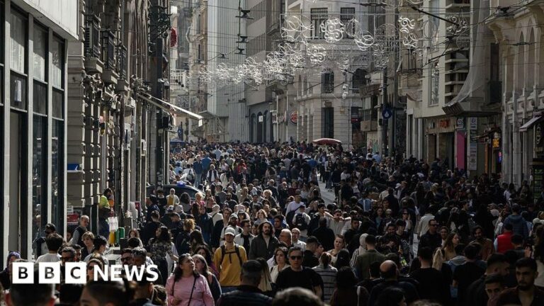 Turecko zadržených 115 podezřelých z IS kvůli plánovaným útokům na Nový rok