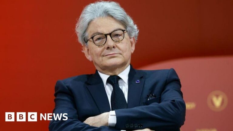 USA odmítá víza bývalému eurokomisaři a dalším kvůli nařízením sociálních sítí